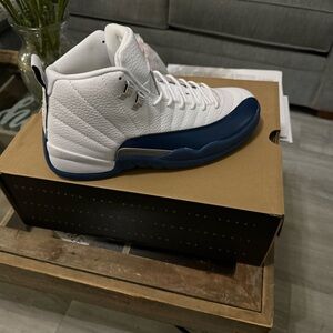 Jordan Athletic Shoes White and Blue